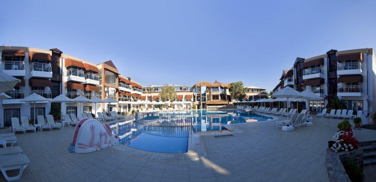 Bitez Risa Hotel מראה חיצוני תמונה
