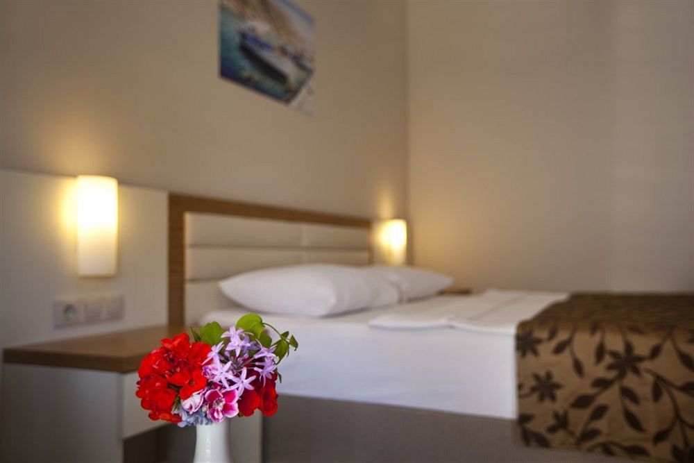 Bitez Risa Hotel מראה חיצוני תמונה