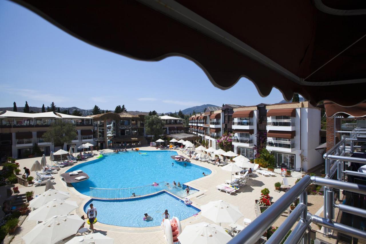 Bitez Risa Hotel מראה חיצוני תמונה